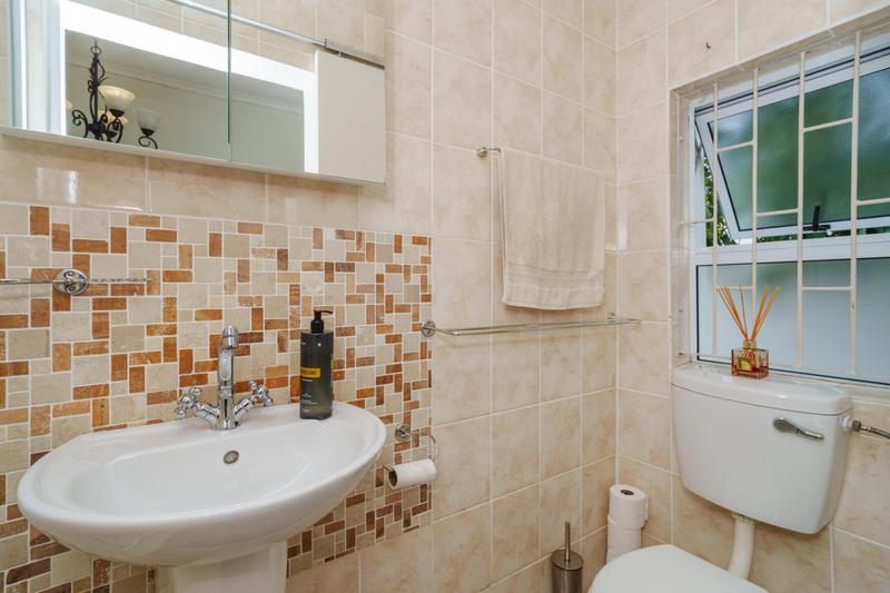 3 Bedroom Property for Sale in Harfield Village Western Cape